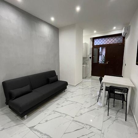 Rosa Room Luxury Suite เนเปิลส์ ภายนอก รูปภาพ