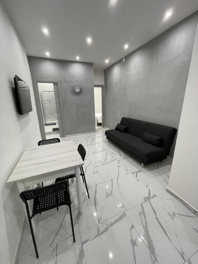 Rosa Room Luxury Suite เนเปิลส์ ภายนอก รูปภาพ
