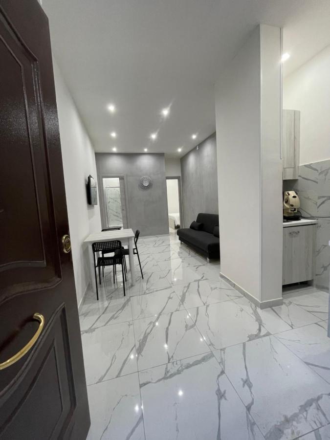 Rosa Room Luxury Suite เนเปิลส์ ภายนอก รูปภาพ