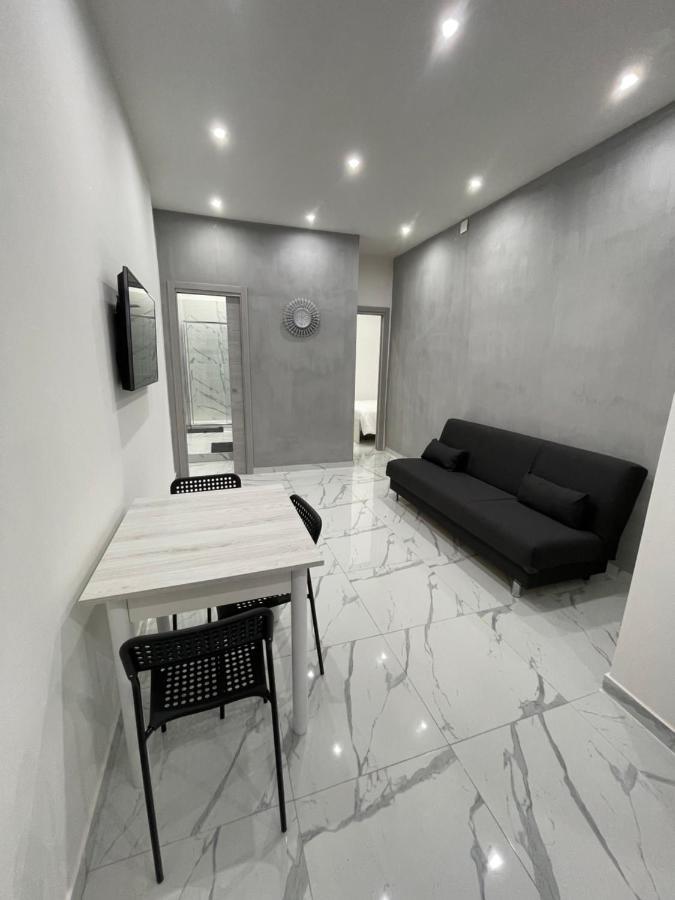 Rosa Room Luxury Suite เนเปิลส์ ภายนอก รูปภาพ